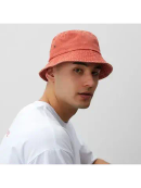 красный