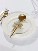 золотистый