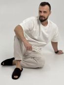 коричневый