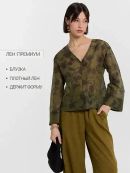 акварельные цветы на пихте
