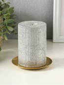 золотистый