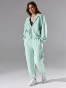 нежный зеленый