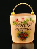 бежевый
