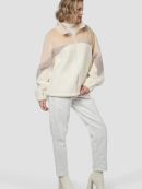 бело-бежево-сиреневый