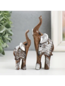 коричневый